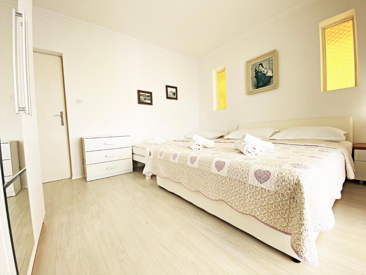 Apartments And Rooms Katarina Živogošće Zewnętrze zdjęcie